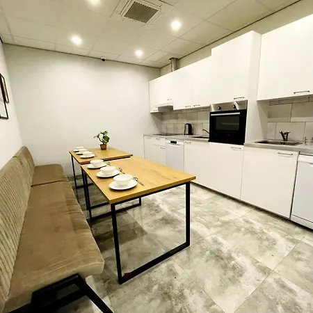 Appartement W Private Bathroom And Kitchen Access, Wifi *