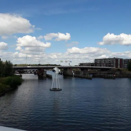 아파트 Relaxing Private W Bathroom & Wi-fi 람스동크세비어