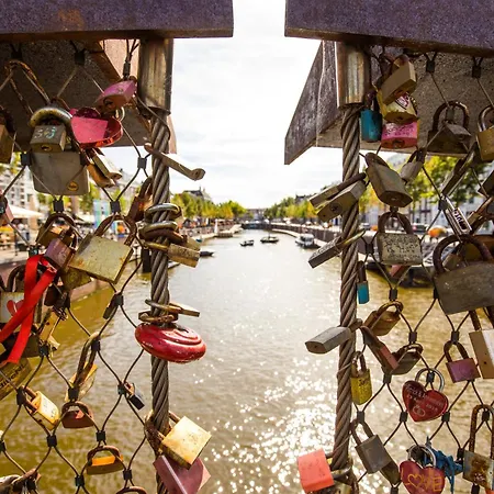 Relaxing Private W Bathroom & Wi-fi Apartment Raamsdonksveer