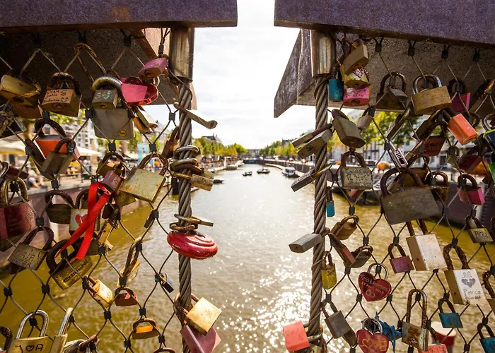 Relaxing Private W Bathroom & Wi-fi 아파트 람스동크세비어