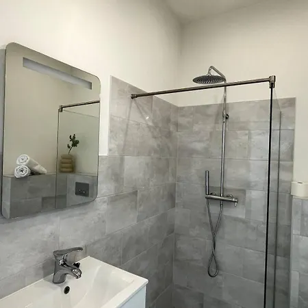 Relaxing Private W Bathroom & Wi-fi Διαμέρισμα *